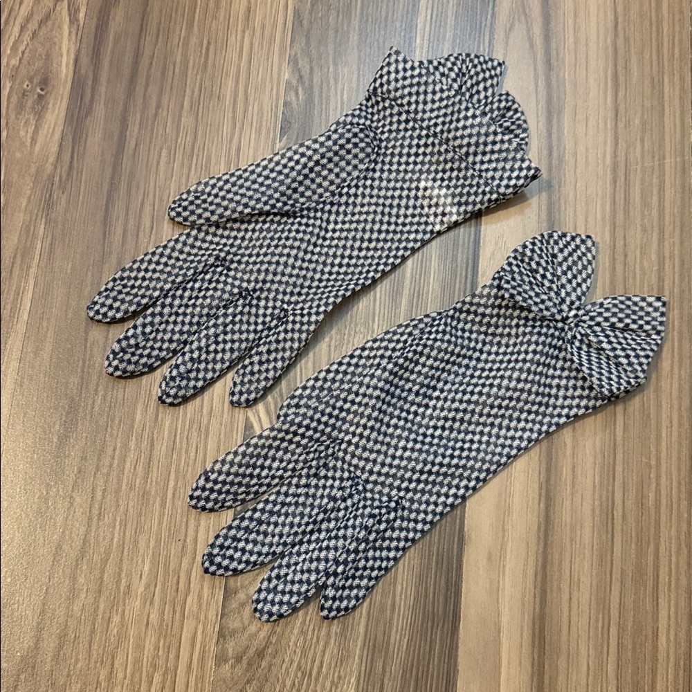 Shalimar Vintage Bow Checked Navy White Lovely Chic Sheer Timeless Wrist Gloves